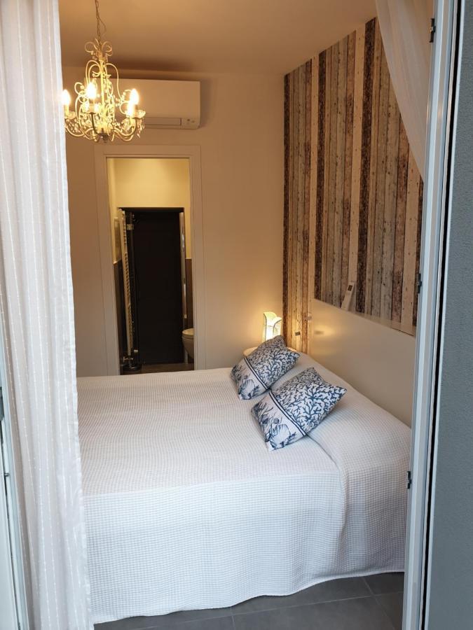 Hotel Residenza Azzurra Cattolica Esterno foto